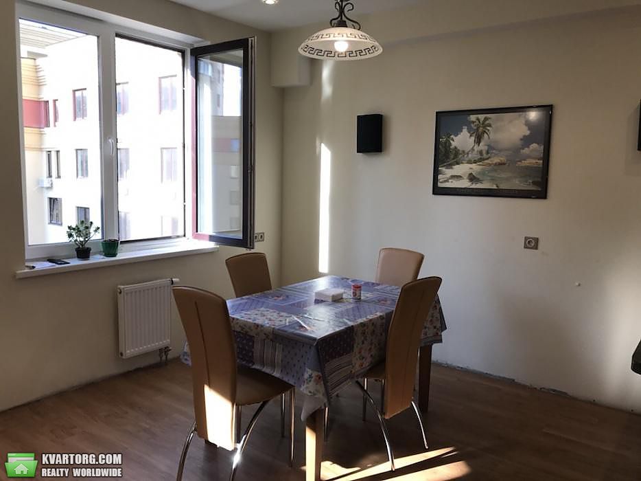 Rent out 4-room apartment. Киев,  Полтавская — photo 4