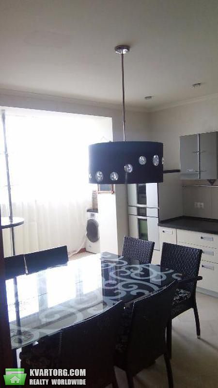 Rent out 3-room apartment. Киев,  Салютная — photo 4