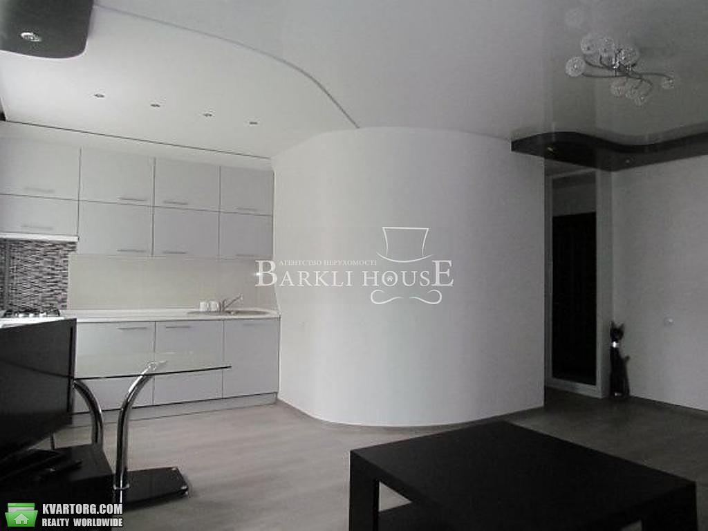 Rent out 2-room apartment. Киев,  Госпитальная — photo 2