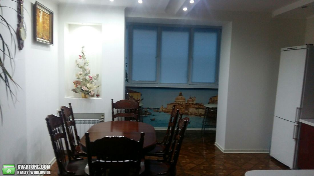 Rent out 3-room apartment. Киев,  Амосова — photo 1