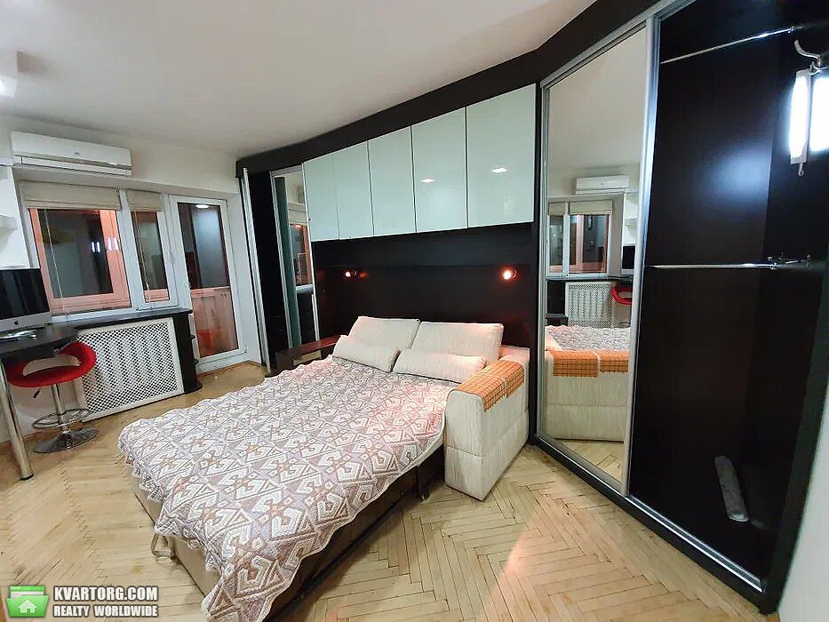Rent out 3-room apartment. Киев,  Нежинская — photo 3