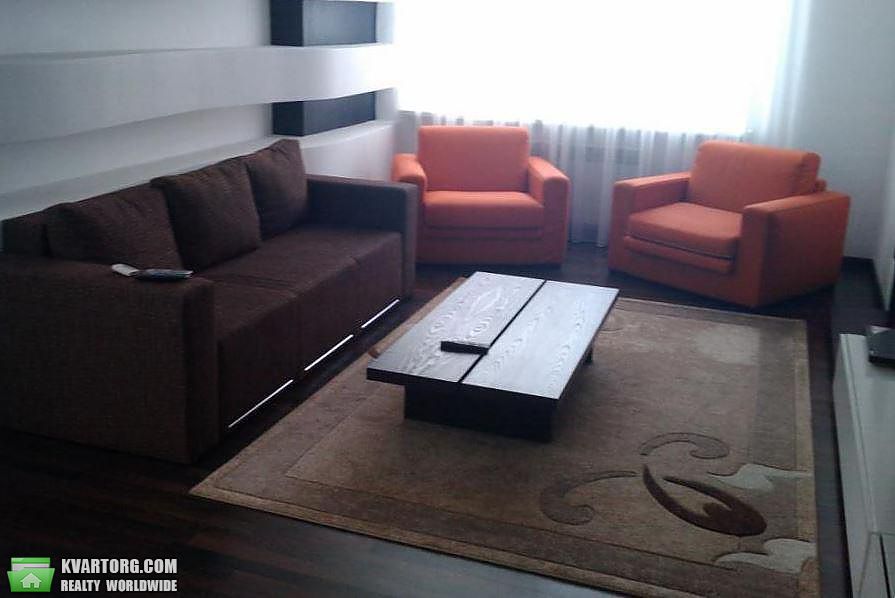 Rent out 3-room apartment. Киев,  Черновола — photo 1