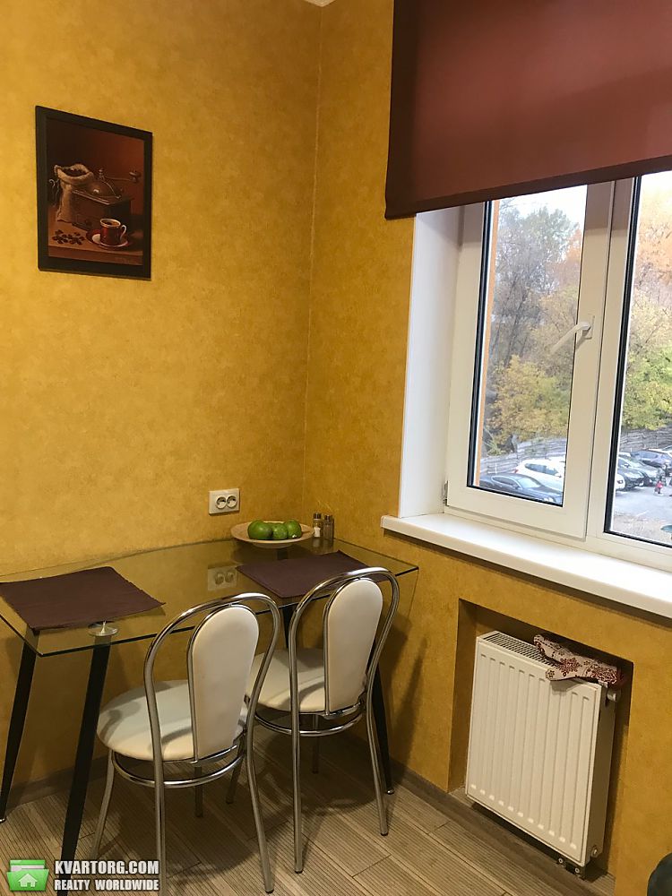 Rent out 2-room apartment. Киев,  Ямская — photo 8