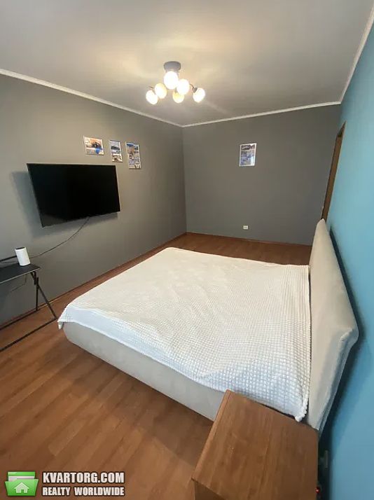 Rent out 3-room apartment. Киев, урловская — photo 3