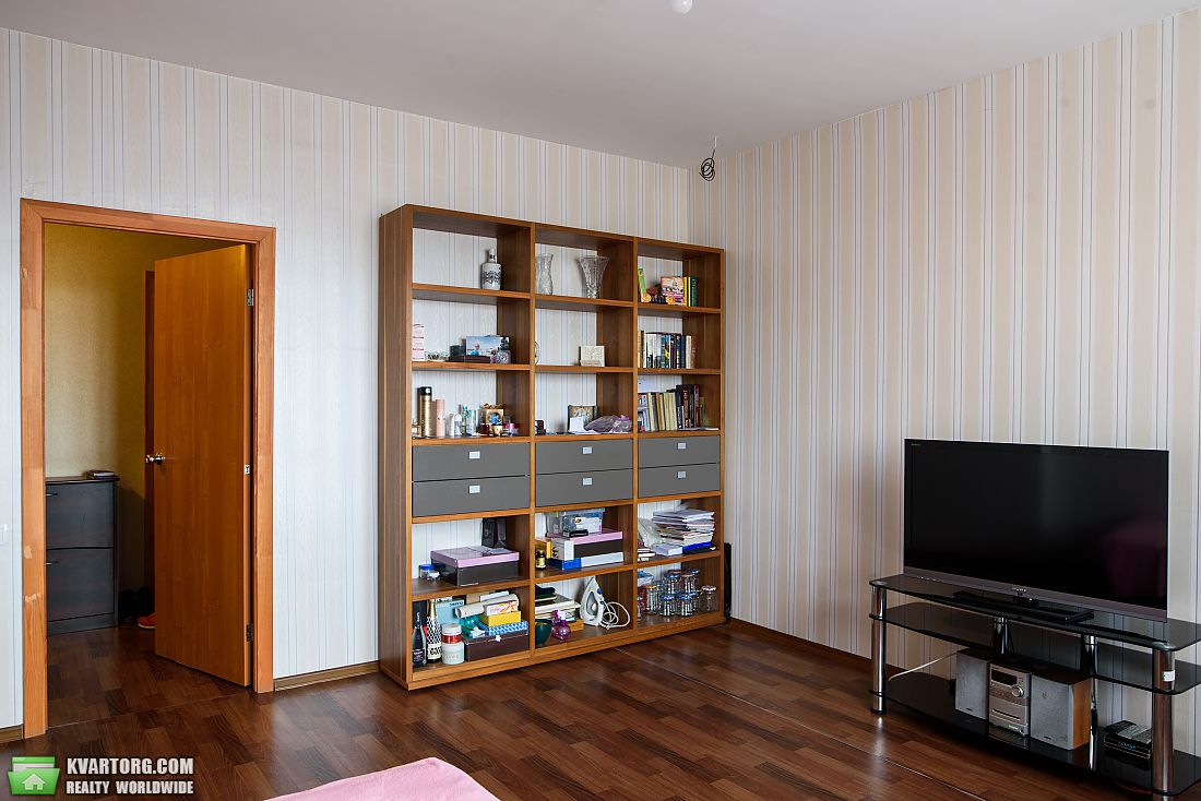 Sell 3-room apartment. Киев,  Петропавловская — photo 1