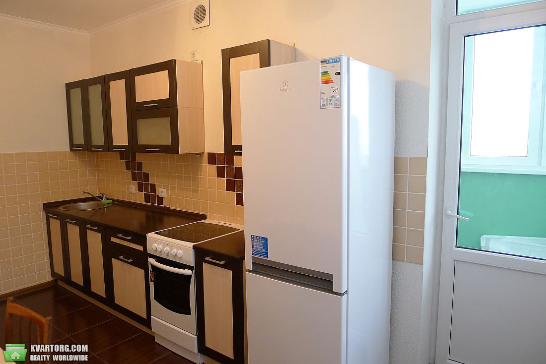 Rent out 2-room apartment. Киев, Воскресенская — photo 2