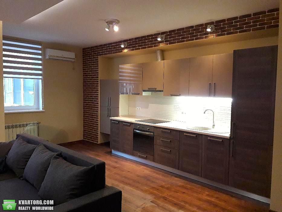 Rent out 1-room apartment. Киев, Деловая — photo 1