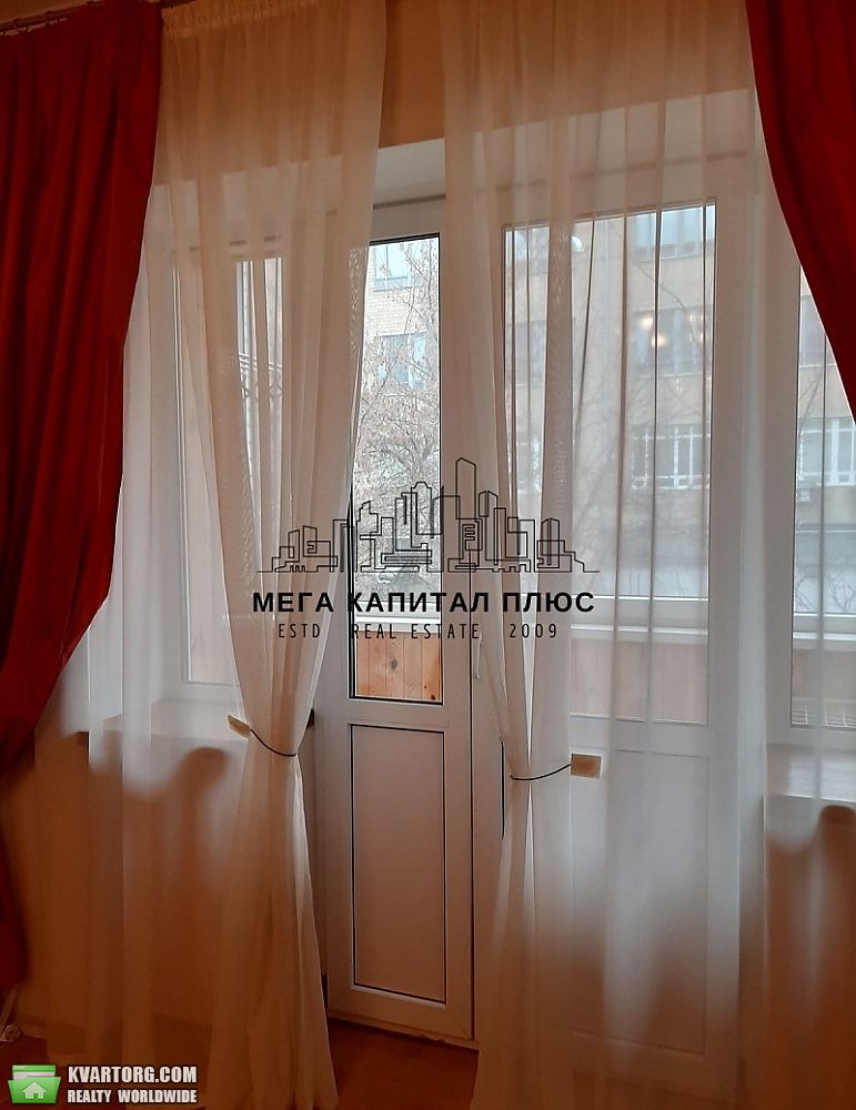 Rent out 2-room apartment. Киев,  Юрковская — photo 3