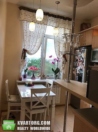 Rent out 2-room apartment. Киев,  Фрунзе — photo 3