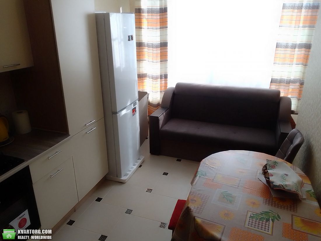 Rent out 1-room apartment. Киев, Машинобудівників — photo 2