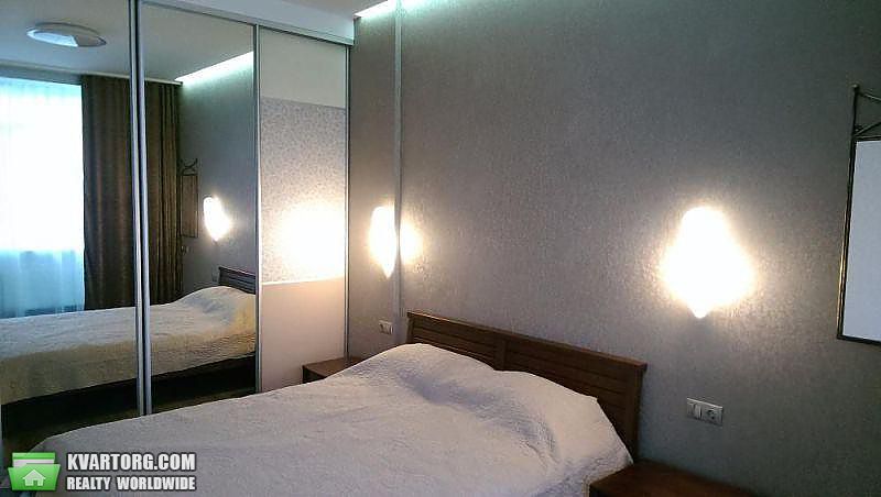 Rent out 2-room apartment. Киев,  Щорса — photo 4