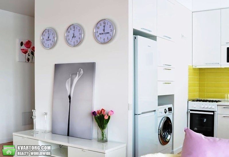 Sell 2-room apartment. Киев,  Набережно-Крещатикская — photo 2