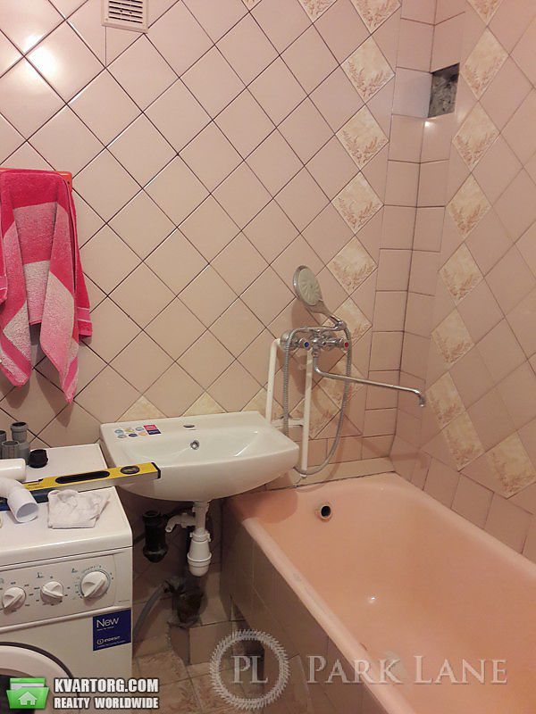 Sell 2-room apartment. Киев,  Жилянская — photo 1