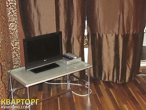 Rent out 1-room apartment. Киев,  Стуса — photo 1