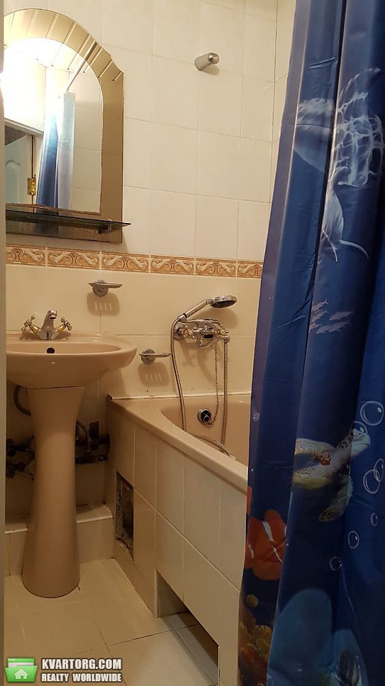 Rent out 2-room apartment. Киев,  Грекова — photo 2