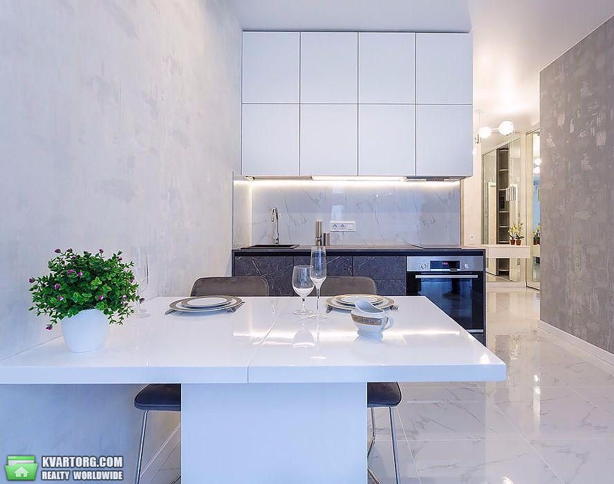 Rent out 2-room apartment. Киев, Предславинская — photo 2