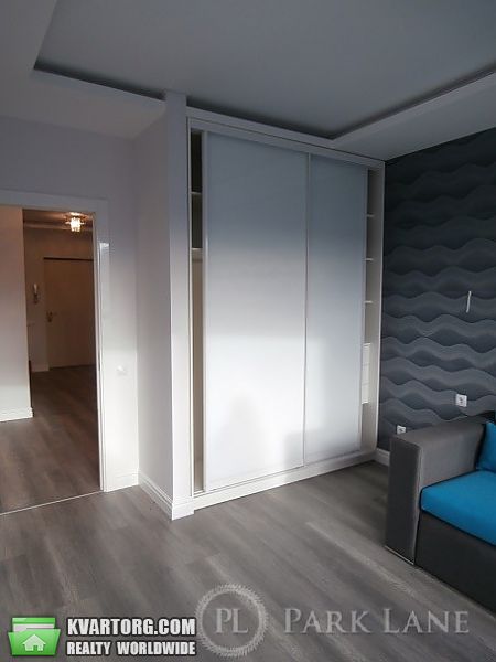 Sell 3-room apartment. Киев,  40-летия Октября просп — photo 1