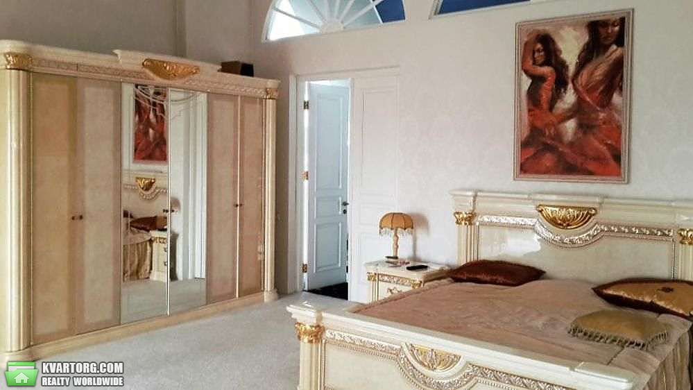 Rent out 4-room apartment. Киев,  Победы пл — photo 1