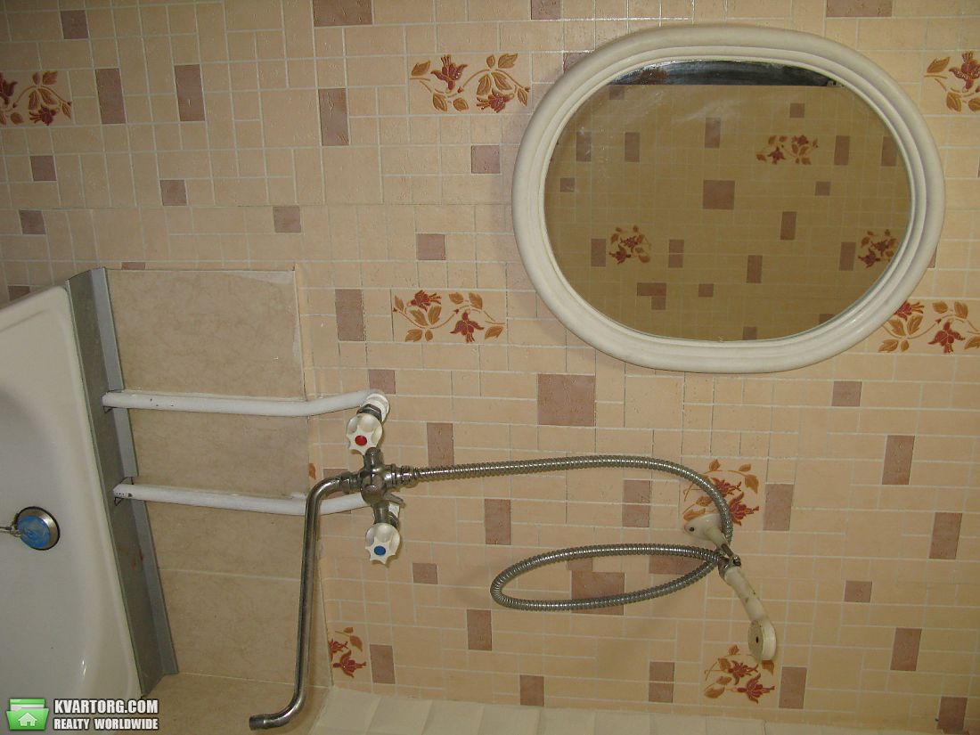 Rent out 1-room apartment. Киев, Вереснева — photo 8