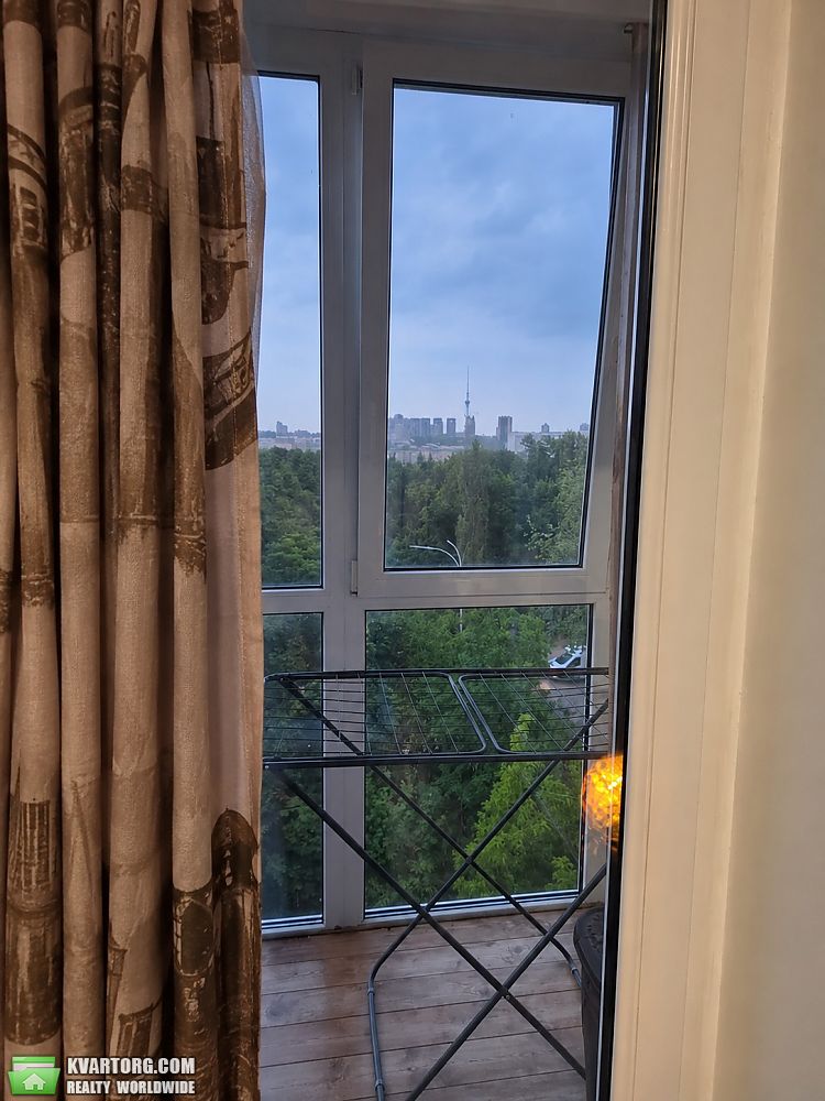 Rent out 1-room apartment. Киев, Уманская — photo 4