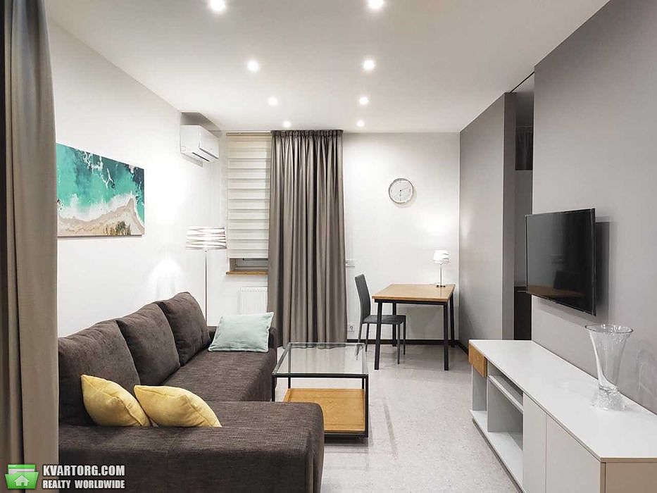 Rent out 2-room apartment. Киев,  Паньковская — photo 3