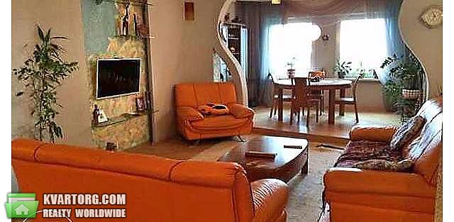 Sell 4-room apartment. Киев,  Клиническая — photo 1
