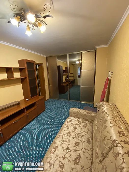 Rent out 2-room apartment. Киев, Моторны — photo 4