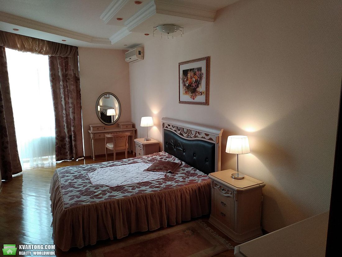 Rent out 3-room apartment. Киев,  Щорса — photo 2