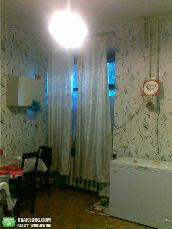 Sell 4-room apartment. Днепропетровск,  8 марта — photo 3
