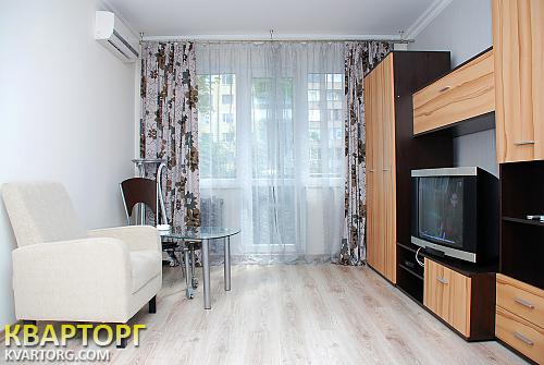 Rent out 1-room apartment. Киев,  Леси Украинки бул — photo 1