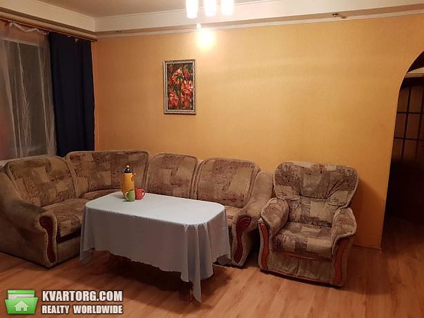 Rent out 3-room apartment. Киев,  Строителей — photo 4