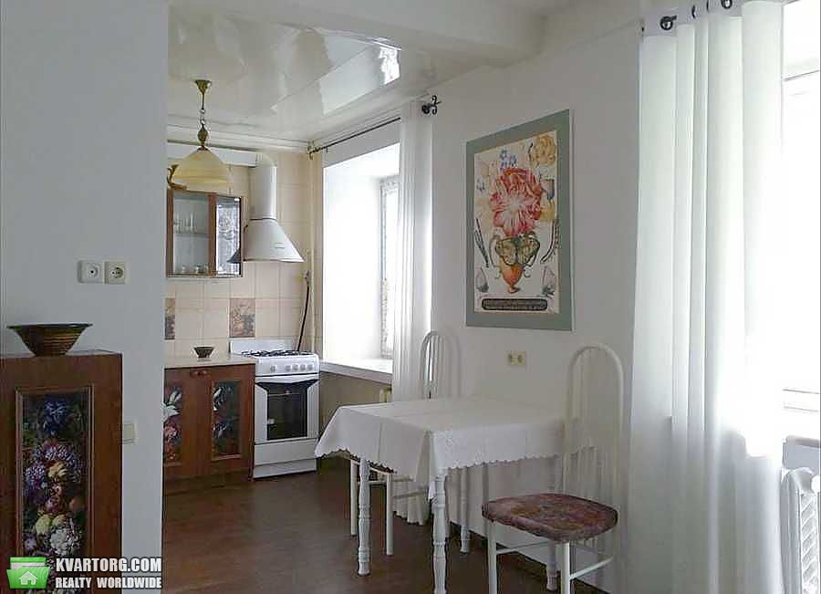 Rent out 2-room apartment. Киев,  Гончарова — photo 3