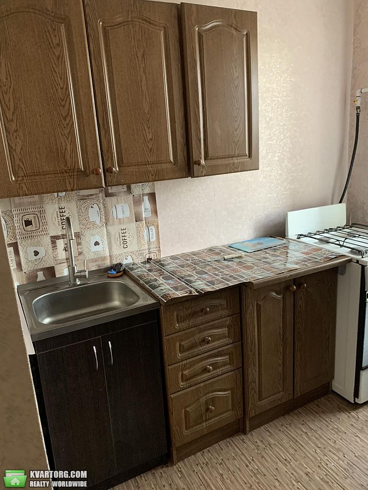 Rent out 1-room apartment. Киев,  Алма-Атинская — photo 1