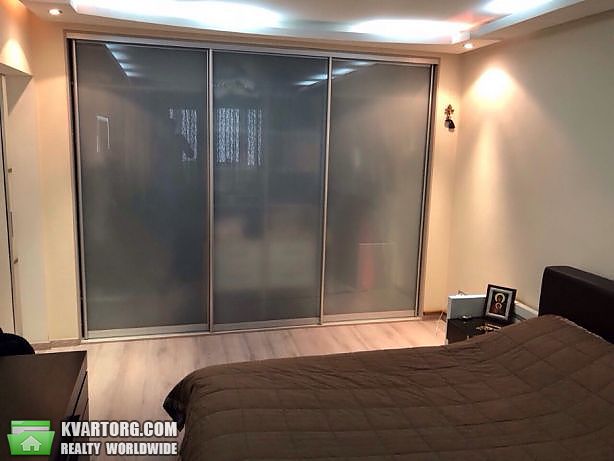 Rent out 3-room apartment. Киев,  Эрнста — photo 3