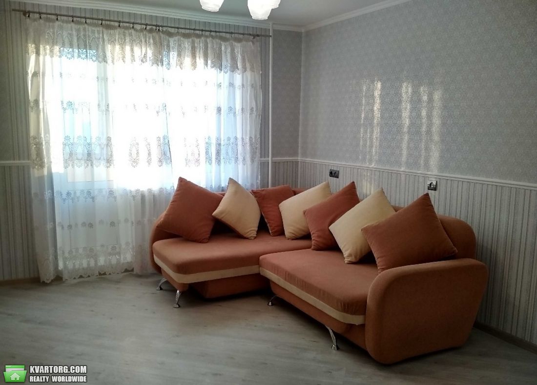 Rent out 2-room apartment. Киев,  Закревского — photo 1