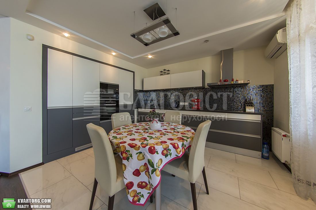 Rent out 3-room apartment. Киев,  Окипной — photo 4