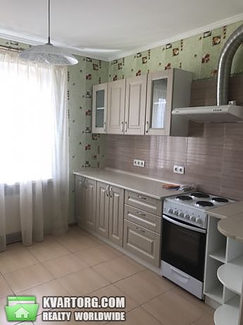Rent out 2-room apartment. Киев,  Межевая — photo 1