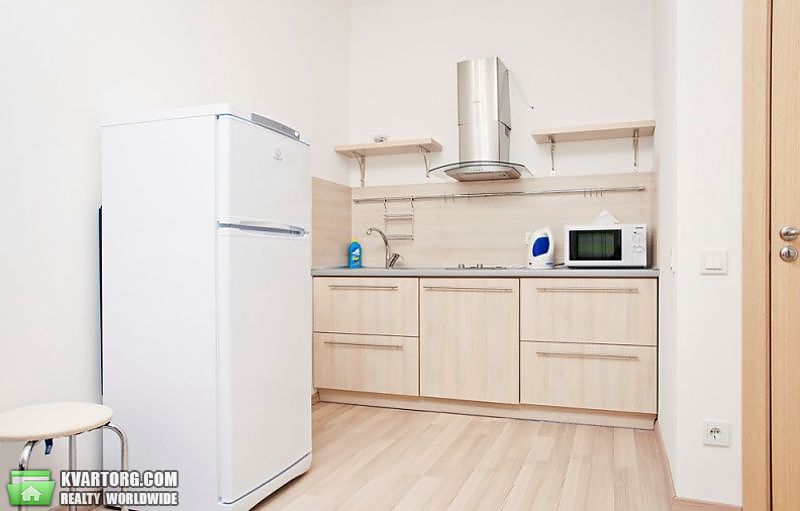Rent out 2-room apartment. Киев,  Белорусская — photo 3