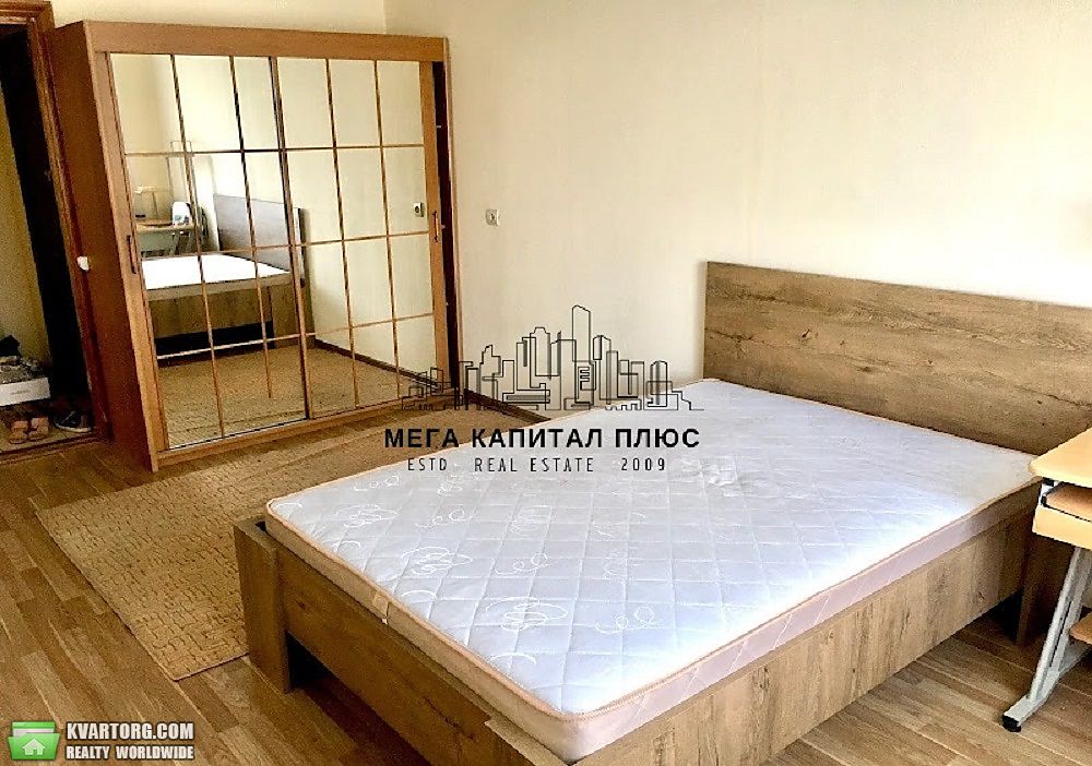 Rent out 2-room apartment. Киев, Эрнста — photo 1