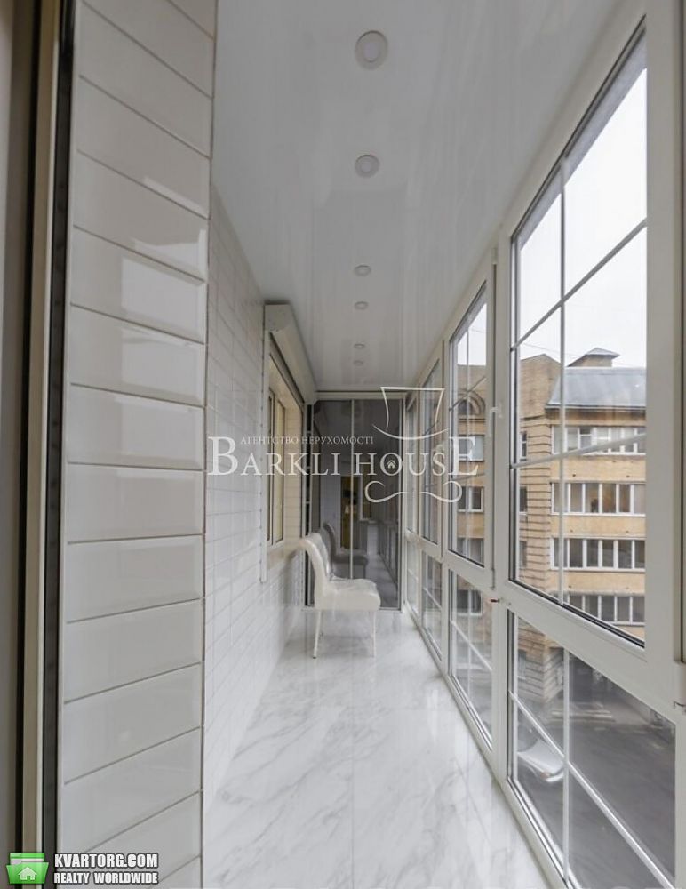 Rent out 4-room apartment. Киев,  Нижний Вал — photo 10