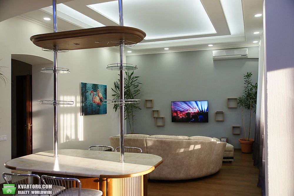 Rent out 3-room apartment. Киев, Антоновича — photo 1