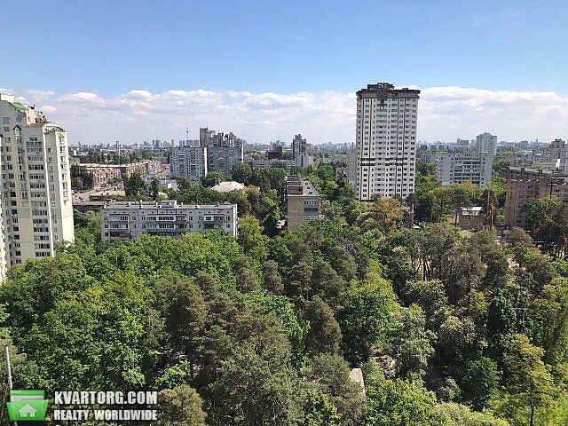Rent out 4-room apartment. Киев,  Львовская — photo 10