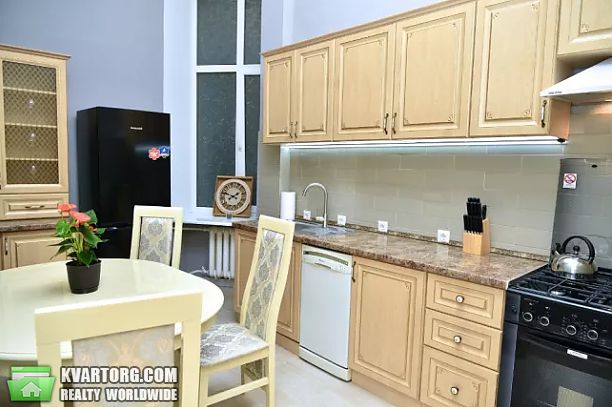 Rent out 4-room apartment. Киев, костельная — photo 7