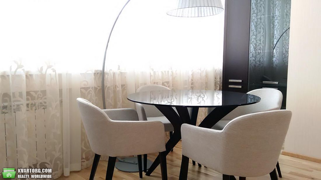 Rent out 4-room apartment. Киев,  Старонаводницкая — photo 4