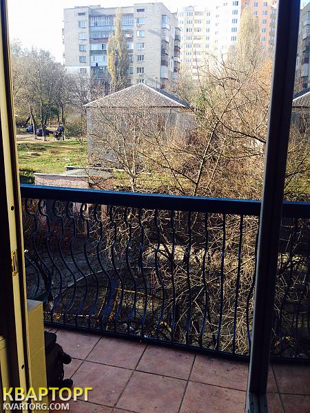 Rent out 2-room apartment. Киев,  40-летия Октября просп — photo 5