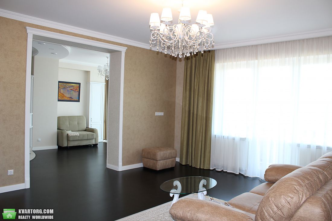 Sell 3-room apartment. Киев,  Оболонская наб — photo 1