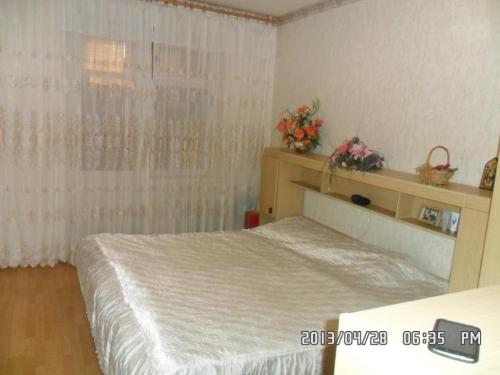 Rent out 3-room apartment. Днепропетровск, Набережная Победа — photo 1