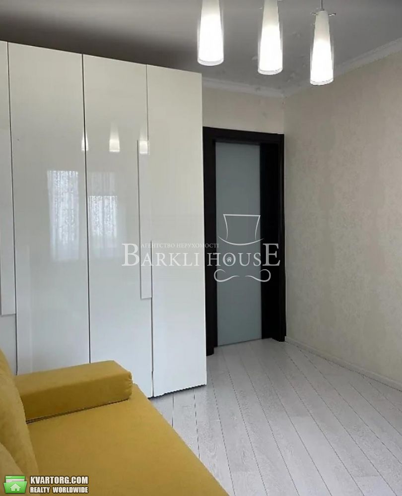 Rent out 3-room apartment. Киев,  Урловская — photo 6