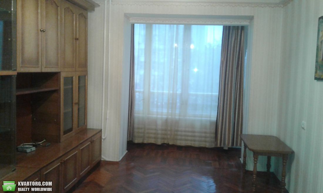 Rent out 2-room apartment. Киев,  Чоколовский бул — photo 1