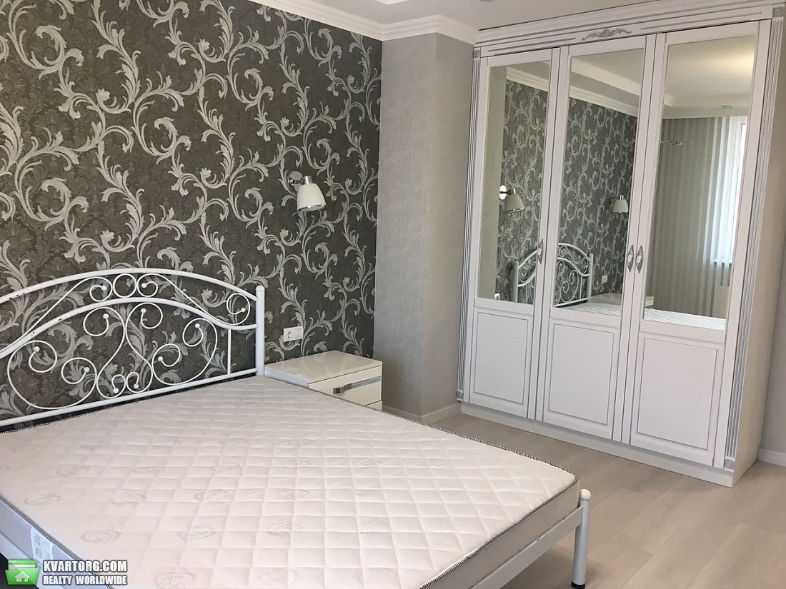 Rent out 3-room apartment. Киев,  Коперника — photo 2